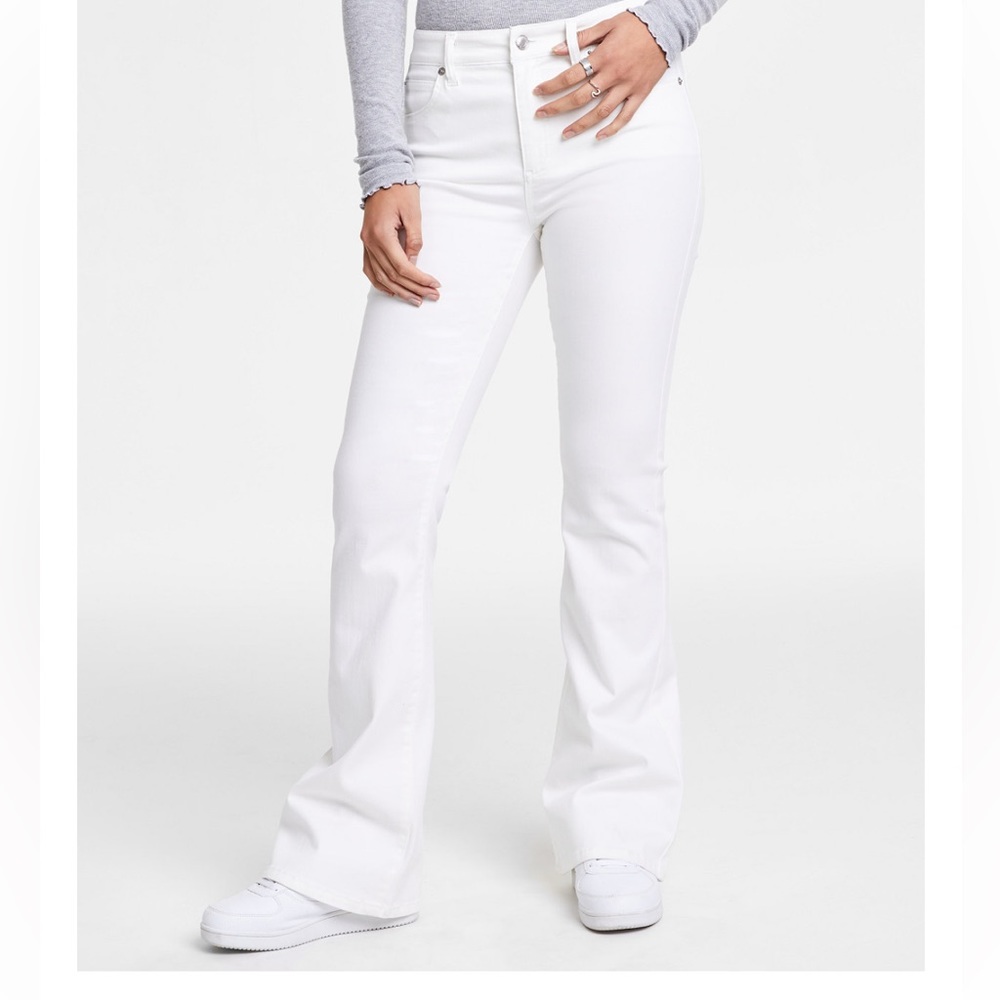 OAT New York White High Rise Flare jeans pleas read info below. 30,29,28,27,26